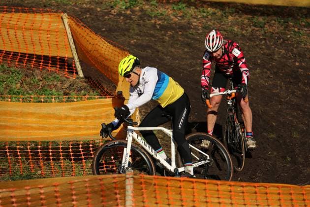 Cyclo-cross World Masters Championships in Hamburg Klaus Peter Thaler Harvestehuder RV defends his title from the previous year in the M75 79 age group in Hamburgs Volkspark