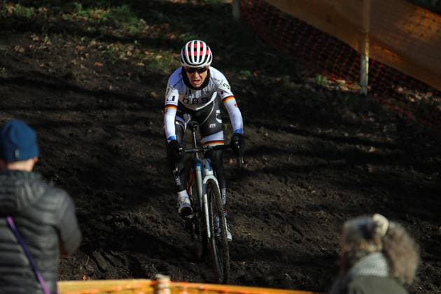 Cyclo-cross World Masters Championships in Hamburg Birgit Jüngst Dauber FSC Bad Endbach won silver in the Alsters 55 59 class