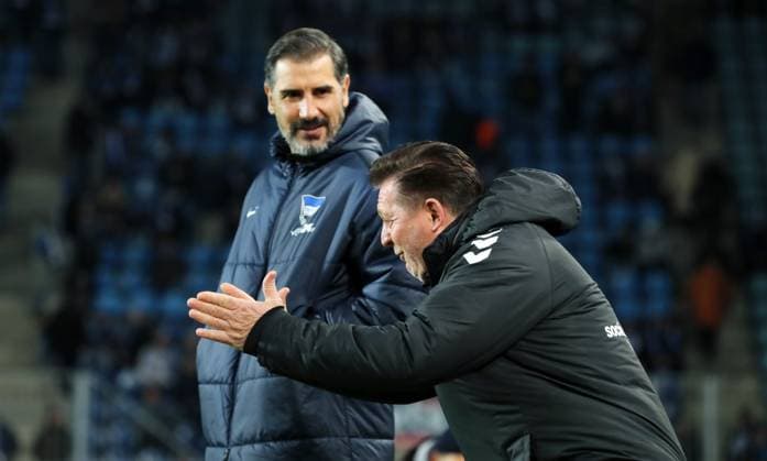 Coach Cristian Fiel talks to coach Christian Titz Action upper body Sport Football Soccer 2 Bundesliga Men 14 Matchday Season 2024 2025 29 11 2024 1 FC Magdeburg FCM vs Hertha BSC Berlin DFL regulations prohibit any use of photographs as image sequences and or quasi video
