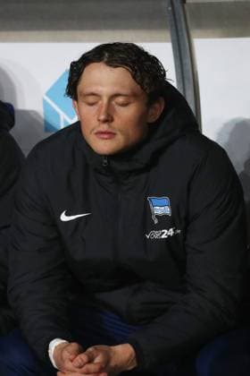 29 11 2024, xgox, football 2 Bundesliga, 1 FC Magdeburg Hertha BSC Berlin emspor, v l Fabian Reese Hertha, 11 substitutes, eyes closed, thoughtful DFL DFB REGULATIONS PROHIBIT ANY USE OF PHOTOGRAPHS as IMAGE SEQUENCES and or QUASI VIDEO Magdeburg