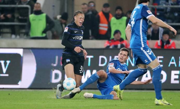 Derry Scherhant on the ball, Tobias Müller duel Match scene Action Sport Football Soccer 2 Bundesliga Men 14 Matchday Season 2024 2025 29 11 2024 1 FC Magdeburg FCM vs Hertha BSC Berlin DFL regulations prohibit any use of photographs as image sequences and or quasi video
