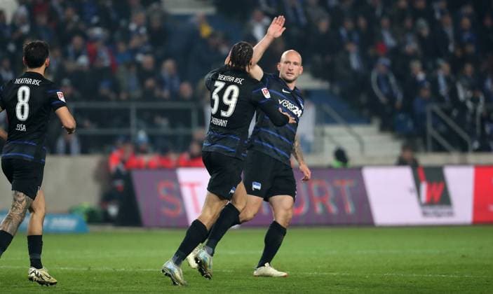 Derry Scherhant cheers after 1 1 with Toni Leistner joy emotion jubilation Sport Football Soccer 2 Bundesliga Men 14 Matchday Season 2024 2025 29 11 2024 1 FC Magdeburg FCM vs Hertha BSC Berlin DFL regulations prohibit any use of photographs as image sequences and or quasi video