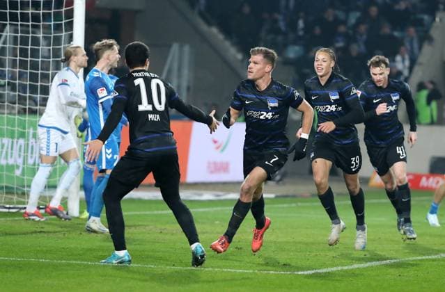Florian Niederlechner cheers after 1 2 with Ibrahim Maza Joy Emotion Jubilation Sport Football Soccer 2 Bundesliga Men 14 Matchday Season 2024 2025 29 11 2024 1 FC Magdeburg FCM vs Hertha BSC Berlin DFL regulations prohibit any use of photographs as image sequences and or quasi video