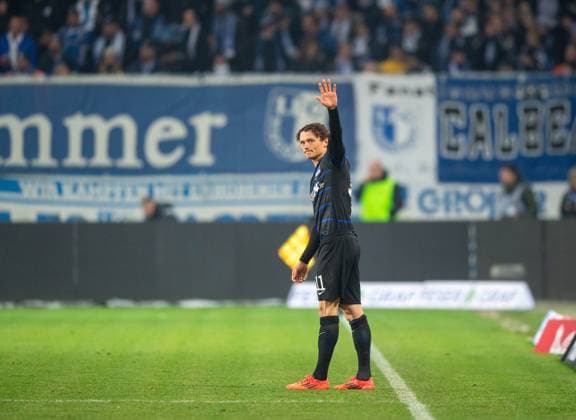Soccer, Men, Season 2024 2025, 2 Bundesliga 14 Matchday , 1 FC Magdeburg Hertha BSC, Fabian Reese Hertha BSC waves to the fans of Hertha, 29 11 2024, Copyright: xSebastianxRäppold MatthiasxKochx