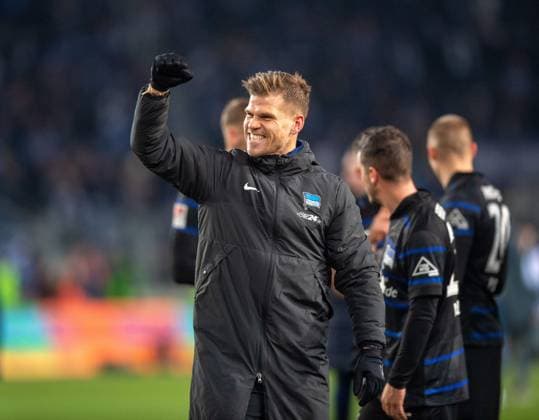 Soccer, Men, Season 2024 2025, 2 Bundesliga 14 Matchday , 1 FC Magdeburg Hertha BSC, Florian Niederlechner Hertha BSC , Cheering after the final whistle, 29 11 2024, Copyright: xSebastianxRäppold MatthiasxKochx