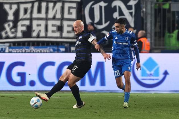 Toni Leistner Hertha BSC Berlin,37 vs Livan Burcu 1 FC Magdeburg,29 2 Soccer Bundesliga Season 2024 2025 1 FC Magdeburg vs Hertha BSC Berlin at the Avnet Arena in Magdeburg Action,Soccer,Man,Men,Germany,29 11 2024