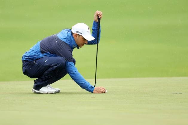 GOLF AUSTRALIAN OPEN, Oliver Lindell lines up his putt on day three of the ISPS HANDA Australian Open at Kingston Heath Golf Club in Melbourne, Saturday, November 30, 2024. ( NO ARCHIVING, EDITORIAL USE ONLY, NO USE IN BOOKS WITHOUT CONSENT MELBOURNE VICTORIA AUSTRALIA  Copyright: xCONxCHRONISx 20241130168676904880