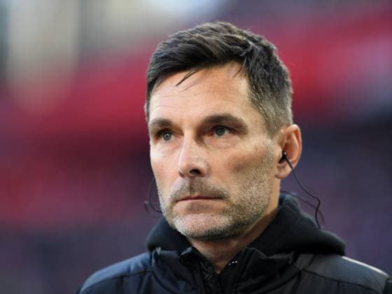 Trainer Stefan Leitl Hannover 96 looks on during the 2 Bundesliga match between 1 FC Köln and Hannover 96 at RheinEnergieStadion on November 30, 2024 in Cologne, Germany Photo by Ralf Treese DeFodi Images Trainer Stefan Leitl Hannover 96 looks on during the 2 Bundesliga match between 1 FC Köln and Hannover 96 at RheinEnergieStadion on November 30, 2024 in Cologne, Germany Photo by Ralf Treese DeFodi Images DFB DFL REGULATIONS PROHIBIT ANY USE OF PHOTOGRAPHS AS IMAGE SEQUENCES AND OR QUASI VIDEO Defodi 521 KOEH9620241130 005 Defodi-521 DFB DFL REGULATIONS PROHIBIT ANY USE OF PHOTOGRAPHS AS IMAGE SEQUENCES AND OR QUASI-VIDEO.