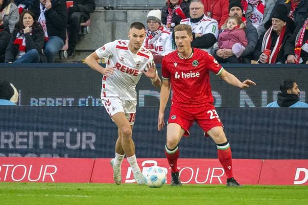 30 11 2024, Soccer 2 Bundesliga, Season 2024 2025, Matchday 14, 1 FC Köln vs Hannover 96 at RheinEnergieStadion in Cologne duel between Tim Lemperle 1 FC Koeln, 19 and Marcel Halstenberg Hannover 96, 23 Important note According to the regulations of the DFL German Football League and the DFB German Football Association, it is prohibited to use or have used photographs taken in the stadium and or from the match in the form of sequential images and or video-like photo series Foto Kirchner Media TH Copyright: xKirchner-Media THx