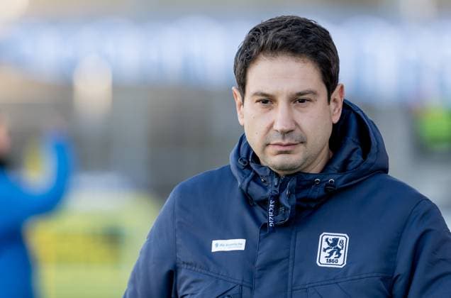 Head Coach Argirios Giannikis TSV 1860 Muenchen Portrait Portraet GER, TSV 1860 Muenchen vs FC Hansa Rostock, Football, 3 Bundesliga, Matchday 16, Season 2024 2025, 30 11 2024 DFL DFB REGULATIONS PROHIBIT ANY USE OF PHOTOGRAPHS as IMAGE SEQUENCES and or QUASI VIDEO GER, TSV 1860 Muenchen vs FC Hansa Rostock, Football, 3 Bundesliga, Matchday 16, Season 2024 2025, 30 11 2024 Muenchen Copyright: xEibner-Pressefoto HeikexFeinerx EP_HFR
