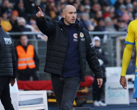Eintracht BS vs SSV Jahn Regensburg Braunschweig, 30 11 2024, Football, Season 24 25, 2 Bundesliga, Matchday 14, Eintracht Braunschweig vs SSV Jahn Regensburg, Picture shows Eintracht coach Daniel Scherning Braunschweig