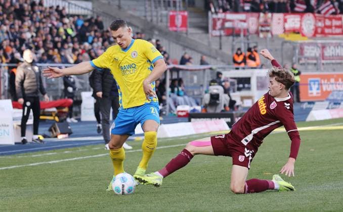 Eintracht BS vs SSV Jahn Regensburg Braunschweig, 30 11 2024, Football, Season 24 25, 2 Bundesliga, Matchday 14, Eintracht Braunschweig vs SSV Jahn Regensburg, Picture shows Sven Köhler BTSV, 27 Braunschweig