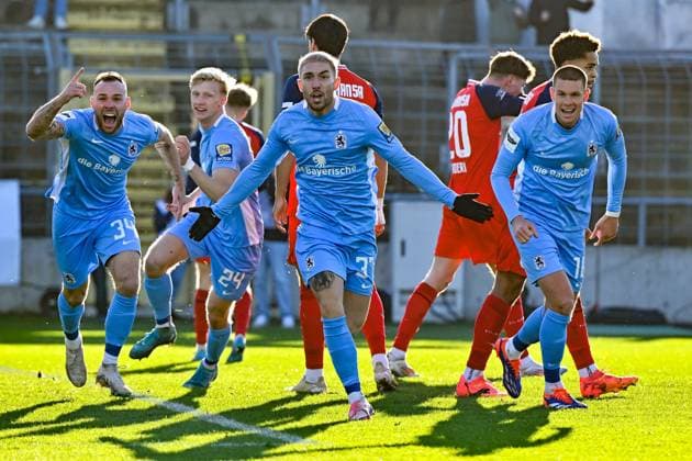 Sport Themen der Woche KW48 Sport Bilder des Tages Spieler des TSV 1860 München mit Torjubel, Jubel, Torjubel, Torerfolg, celebrate the goal, goal, celebration, Jubel ueber das Tor zum 1:0 durch Marlon Frey (TSV 1860, 37) (3.v.li.), optimistisch, Action, Aktion, 30.11.2024, München (Deutschland), Fussball, 3. Liga, TSV 1860 München - F.C. Hansa Rostock, DFB DFL REGULATIONS PROHIBIT ANY USE OF PHOTOGRAPHS AS IMAGE SEQUENCES AND OR QUASI-VIDEO. *** TSV 1860 Munich players with goal celebration, celebrate the goal, goal, celebration, jubilation over the goal to 1 0 by Marlon Frey TSV 1860, 37 3 v li , optimistic, action, action, 30 11 2024, Munich Germany , Football, 3 Liga, TSV 1860 München F C Hansa Rostock, DFB DFL REGULATIONS PROHIBIT ANY USE OF PHOTOGRAPHS AS IMAGE SEQUENCES AND OR QUASI VIDEO xslx