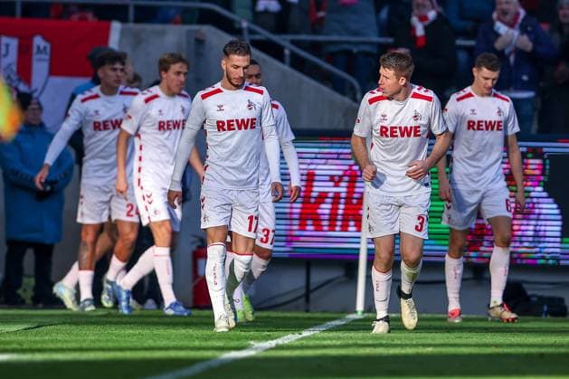 30 11 2024, Football, 1 FC Köln Hannover 96, 2 Fußball Bundesliga, RheinEnergieSTADION, Saison 2024 2025 Torjubel 1 1 durch Tim Lemperle 1 FC Köln 19 Im Bild Leart Pacarada 1 FC Köln 17 und Dominique Heintz 1 FC Köln 3 DFB regulations prohibit any use of photographs as image sequences and or quasi video Nordrhein Westfalen Germany