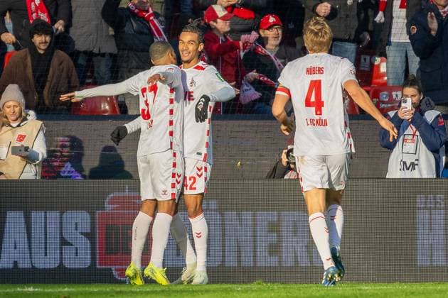 30 11 2024, Soccer 2 Bundesliga, Season 2024 2025, Matchday 14, 1 FC Köln vs Hannover 96 at RheinEnergieStadion in Cologne The goal scorer for the 2 1 Damion Downs 1 FC Koeln, 42 cheers with Linton Maina 1 FC Koeln, 37 Important note In accordance with the regulations of the DFL German Football League and the DFB German Football Association, it is prohibited to utilize or have utilized photographs taken in the stadium and or of the match in the form of sequential images and or video-like photo series Foto Kirchner Media TH Copyright: xKirchner-Media THx