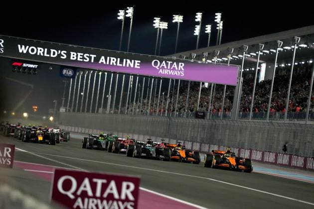 Formula 1 Qatar Airways Qatar Grand Prix 2024 30 11 2024, Losail International Circuit, Doha, Formula 1 Qatar Airways Qatar Grand Prix 2024 ,in picture Race start , Lando Norris GBR , McLaren F1 Team, Oscar Piastri AUS , George Russell GBR , Mercedes AMG Petronas Formula One Team, Carlos Sainz Jr ESP , Scuderia Ferrari HP, Lewis Hamilton GBR , Charles Leclerc MCO , Nico Hülkenberg DEU , MoneyGram Haas F1 Team nordphotoxGmbHx xBratic nph00250