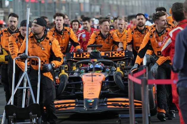 30 11 2024, Losail International Circuit, Doha, Formula 1 Qatar Airways Qatar Grand Prix 2024 ,in the picture Oscar Piastri AUS , McLaren F1 Team Photo by Hasan Bratic DeFodi Images Defodi 506 20241130 hbr 0397 Defodi-506