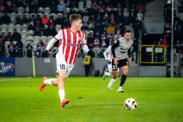 Cracovia V Zaglebie Lubin - PKO Ekstraklasa Filip Rozga participates in the game between KS Cracovia and Zaglebie Lubin in Krakow, Poland, on November 29, 2024. This is a PKO BP Ekstraklasa, Polish football league match at Cracovia Stadium. Krakow Poland  Copyright: xMarcinxGolbax originalFilename:golba-cracovia241129_npLFr.jpg