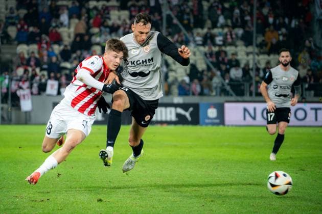 Cracovia V Zaglebie Lubin - PKO Ekstraklasa Filip Rozga and Jaroslaw Jach participate in the game between KS Cracovia and Zaglebie Lubin in Krakow, Poland, on November 29, 2024. This is a PKO BP Ekstraklasa, Polish football league match at Cracovia Stadium. Krakow Poland  Copyright: xMarcinxGolbax originalFilename:golba-cracovia241129_npq4U.jpg