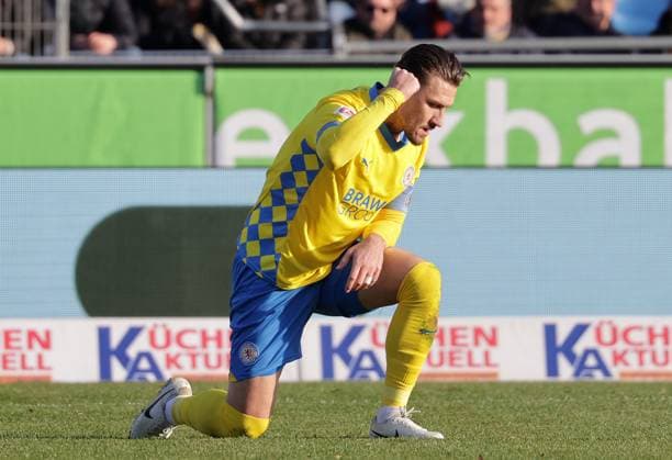 Ermin Bicakcic Eintracht Braunschweig Football, Men, Season 2024 2025 2 BL, Eintracht Stadion, Eintracht Braunschweig vs SSV Jahn Regensburg, 0 0 DFL REGULATIONS PROHIBIT ANY USE OF PHOTOGRAPHS AS IMAGE SEQUENCES AND OR QUASI VIDEO