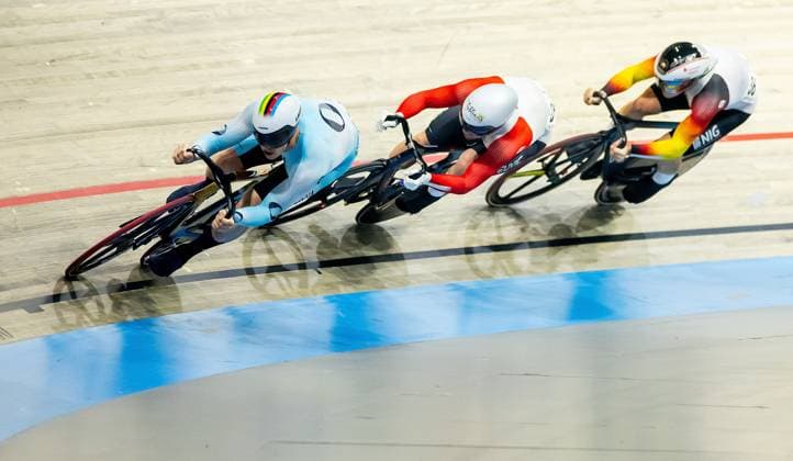 Sport Bilder des Tages APELDOORN - Harry Lavreysen in action during the first round sprint at the UCI Track Champions League at Omnisport. It was the third round of the Track cycling, Rad, Radsport, Bahnrad, Bahn competition. ANP IRIS VAN DEN BROEK xVIxANPxSportx xxANPxIVx 514576421 originalFilename: 514576421.jpg