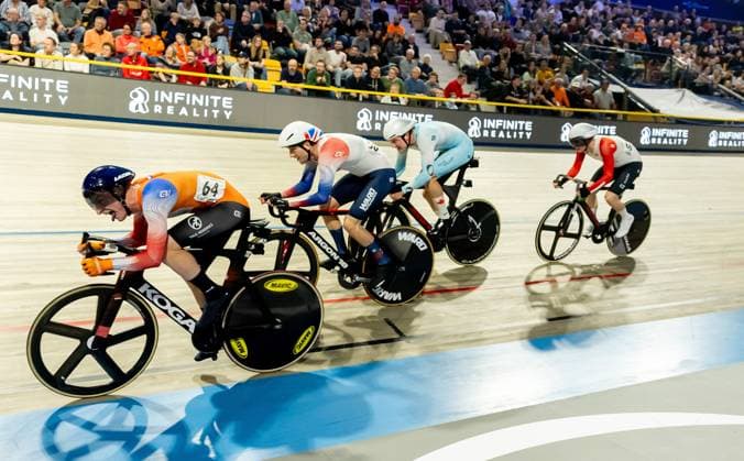 APELDOORN - Philip Heijnen in action during the final scratch at the UCI Track Champions League at Omnisport. It was the third round of the Track cycling, Rad, Radsport, Bahnrad, Bahn competition. ANP IRIS VAN DEN BROEK xVIxANPxSportx xxANPxIVx 514583624 originalFilename: 514583624.jpg