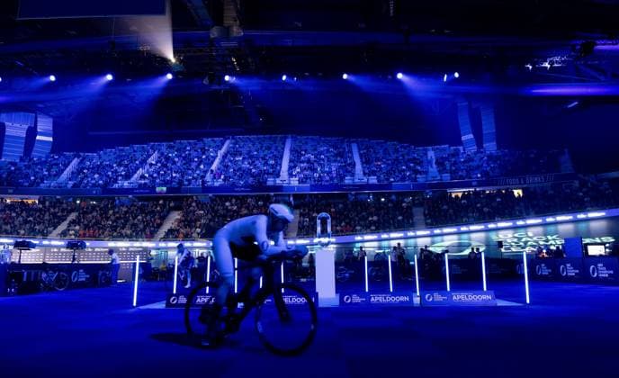 APELDOORN - Harry Lavreysen prepares on the center field for the sprint final at the UCI Track Champions League at Omnisport. It was the third round of the Track cycling, Rad, Radsport, Bahnrad, Bahn competition. ANP IRIS VAN DEN BROEK xVIxANPxSportx xxANPxIVx 514583978 originalFilename: 514583978.jpg