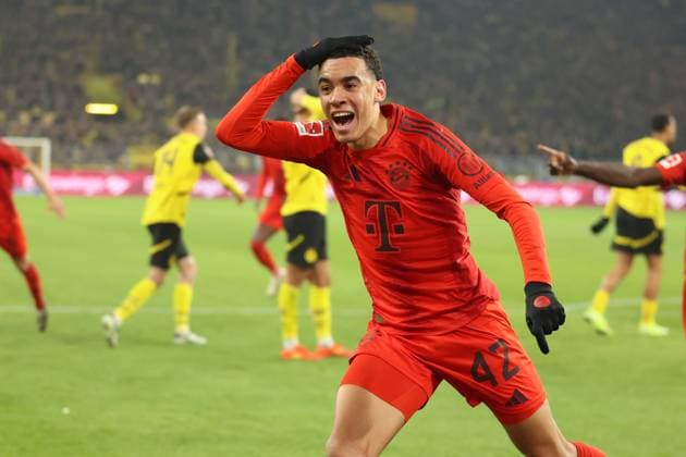 Bilder des Jahres 2024, Sport 11 November Sport Themen der Woche KW48 Sport Bilder des Tages Torjubel Jamal Musiala (FC Bayern Muenchen), 42) zum 1:1 GER, Borussia Dortmund gegen FC Bayern Muenchen, Fussball, 1.Liga, 12.Spieltag, Spielzeit 2024 2025, 30.11.2024 DFL REGULATIONS PROHIBIT ANY USE OF PHOTOGRAPHS AS IMAGE SEQUENCES AND OR QUASI-VIDEO GER, Borussia Dortmund gegen FC Bayern Muenchen, Fussball, 1.Liga, 12.Spieltag, Spielzeit 2024 2025, 30.11.2024 Dortmund *** Goal celebration Jamal Musiala FC Bayern Muenchen , 42 to 1 1 GER, Borussia Dortmund vs FC Bayern Muenchen, Football, 1 Liga, Matchday 12, Season 2024 2025, 30 11 2024 DFL REGULATIONS PROHIBIT ANY USE OF PHOTOGRAPHS AS IMAGE SEQUENCES AND OR QUASI VIDEO GER, Borussia Dortmund vs FC Bayern Muenchen, Football, 1 Liga, Matchday 12, Season 2024 2025, 30 11 2024 Dortmund Copyright: xEibner-Pressefoto FrankxZeisingx EP_FZG
