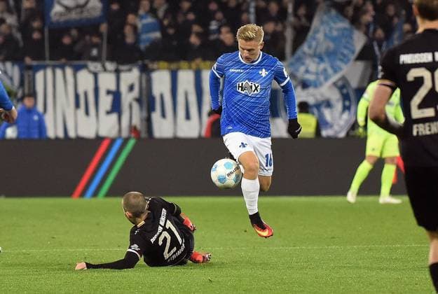30 11 2024, xhbx, Soccer 2 Bundesliga, SV Darmstadt 98 Preussen Münster emspor, v l Rico Preißinger Preußen Münster , Andreas Müller SV Darmstadt 98 DFL DFB REGULATIONS PROHIBIT ANY USE OF PHOTOGRAPHS as IMAGE SEQUENCES and or QUASI VIDEO Darmstadt