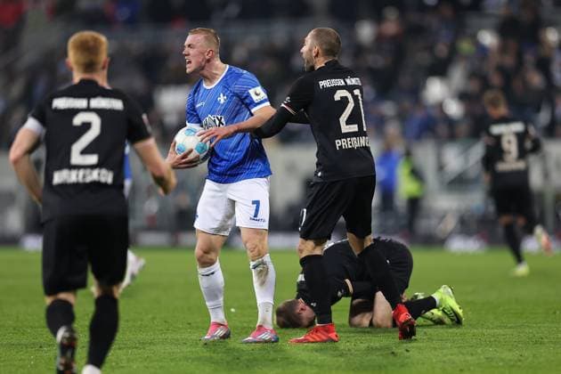 30 11 2024, xdcx, Soccer 2 Bundesliga, SV Darmstadt 98 SC Preußen Münster, emonline, emspor, despor, v l , Isac Lidberg SV Darmstadt 98 , Rico Preißinger SC Preußen Münster DFL DFB REGULATIONS PROHIBIT ANY USE OF PHOTOGRAPHS AS IMAGE SEQUENCES AND OR QUASI VIDEO Copyright: HMBxMedia Claus