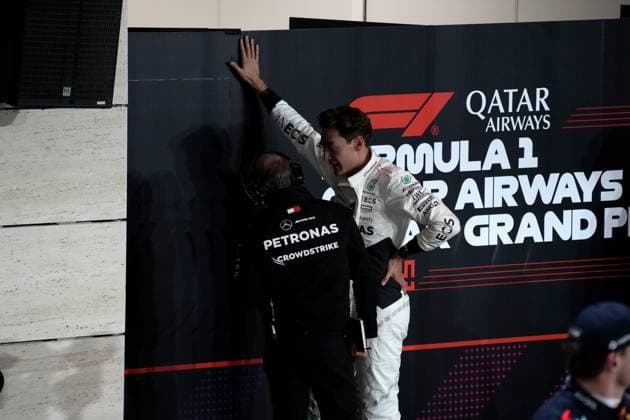 Formula 1 Qatar Airways Qatar Grand Prix 2024 30 11 2024, Losail International Circuit, Doha, Formula 1 Qatar Airways Qatar Grand Prix 2024 ,pictured George Russell GBR , Mercedes AMG Petronas Formula One Team chatting with his engineer nordphotoxGmbHx xBratic nph00250