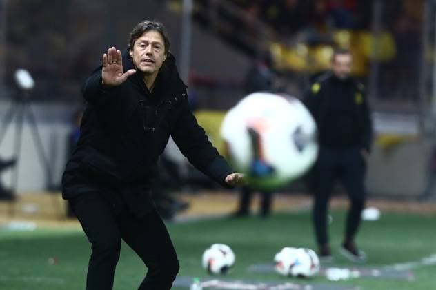 MATIAS ALMEYDA coach of AEK Athens in action during the SuperLeague regular season soccer match between AEK Athens and Aris Salonika held at OPAP Arena in Athens, Greece, 30 November 2024. IMAGO ONE INCH PRODUCTIONS ATHENS Greece Copyright: xOnexInchxProductionsx 6392590