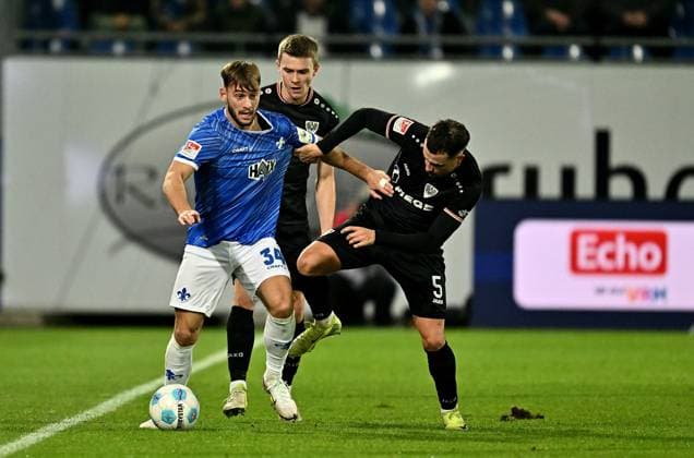 30 11 2024, xfux, Fußball 2 Bundesliga, SV Darmstadt 98 Preussen Münster, emspor, v l Jano ter Horst SC Preußen Münster Preussen Muenster , Killian Corredor SV Darmstadt 98 , Yassine Bouchama SC Preußen Münster Preussen Muenster DFL DFB REGULATIONS PROHIBIT ANY USE OF PHOTOGRAPHS as IMAGE SEQUENCES and or QUASI VIDEO Licensing of the photographic work to and or by SV Darmstadt 1898 e V and subsidiaries is not permitted No release of or sale to SV Darmstadt 1898 e V Darmstadt