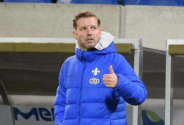 30 11 2024, xhbx, Soccer 2 Bundesliga, SV Darmstadt 98 Preussen Münster emspor, v l Coach Florian Kohfeldt SV Darmstadt 98 DFL DFB REGULATIONS PROHIBIT ANY USE OF PHOTOGRAPHS as IMAGE SEQUENCES and or QUASI VIDEO Darmstadt