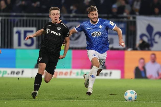 2024 11 30 xJFAx 2 Bundesliga SV Darmstadt 98 Preußen Münster v l , Jano Ter Preußen Münster , Kilian Julian Corredor SV Darmstadt 98 Zweikampf, Action, Aktion, Battles for the Ball DFL DFB REGULATIONS PROHIBIT ANY USE OF PHOTOGRAPHS as IMAGE SEQUENCES and or QUASI VIDEO Copyright: JoaquimxFerreira