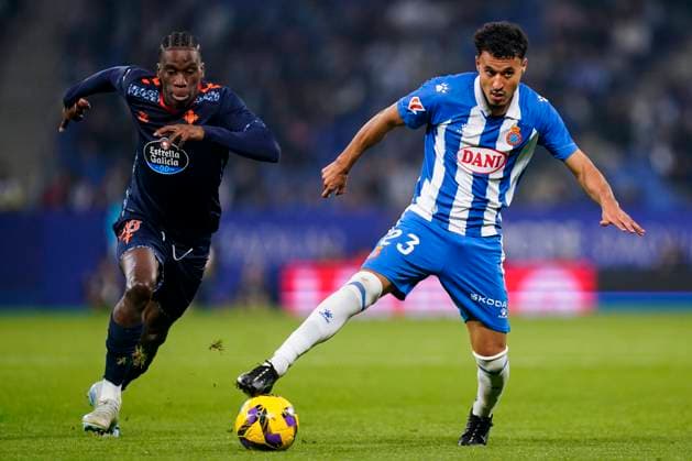 ESP: RCD Espanyol - Celta de Vigo . La Liga EA Sports. Date 15 Omar El Hilali of RCD Espanyol and Ilaix Moriba of RC Celta during the La Liga EA Sports match between RCD Espanyol and Celta de Vigo played at RCDE Stadium on November 30, 2024 in Barcelona, Spain. kpng Copyright: xSergioxRuizx xImagox PS_241130_ESP_CEL_025