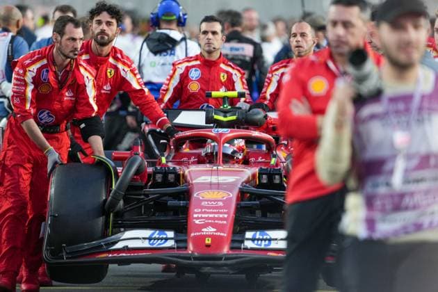 MOTORI - Formula 1 - Formula 1 Qatar Airways - Qatar Grand Prix 2024 - Sprint Race Carlos Sainz Jr. (ESP) - Scuderia Ferrari - Ferrari SF-24 - Ferrari 29.11.2024, Lusail International Circuit, Doha, Formula 1 Qatar Airways Qatar Grand Prix 2024 Qatar Qatar  Copyright: xIPAxSport ABACAx