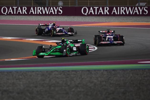 F1 Grand Prix Of Qatar 2024 Sprint Zhou Guanyu of Kick Sauber, Liam Lawson and Yuki Tsunoda of RB during Sprint ahead of the Formula 1 Grand Prix of Qatar at Lusail International Circuit in Lusail, Qatar on November 30, 2024. Lusail Qatar  Copyright: xJakubxPorzyckix originalFilename:porzycki-f1grandp241130_npZQS.jpg