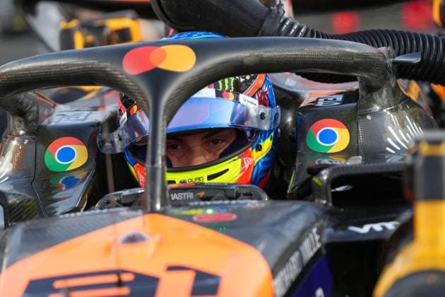 MOTORI - Formula 1 - Formula 1 Qatar Airways - Qatar Grand Prix 2024 - Sprint Race Oscar Piastri (AUS) - McLaren Formula 1 Team - McLaren MCL38 - Mercedes 29.11.2024, Lusail International Circuit, Doha, Formula 1 Qatar Airways Qatar Grand Prix 2024 Qatar Qatar  Copyright: xIPAxSport ABACAx