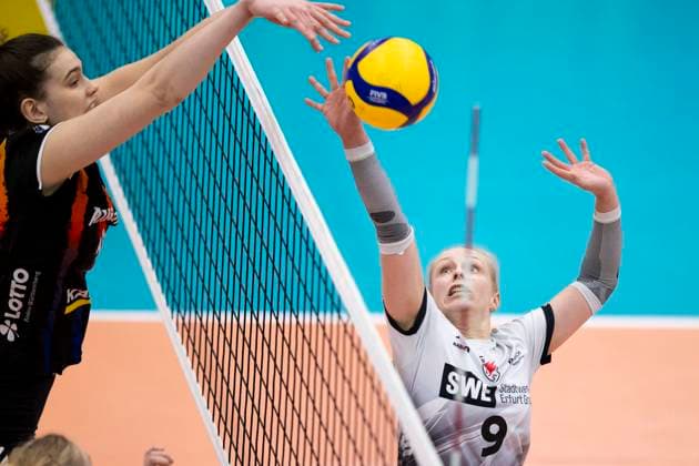 1 Volleyball Bundesliga Women Schwarz Weiss Erfurt vs Allianz MTV Stuttgart Erfurt 30 11 2024 Lucia Varela 12 Allianz MTV Stuttgart vs Antonia Greskamp 9 Schwarz Weiss Erfurt 1 Volleyball Bundesliga Women Schwarz Weiss Erfurt vs Allianz MTV Stuttgart Riethsporthalle Erfurt 30 11 2024 Copyright: xBEAUTIFULxSPORTS Duehringx