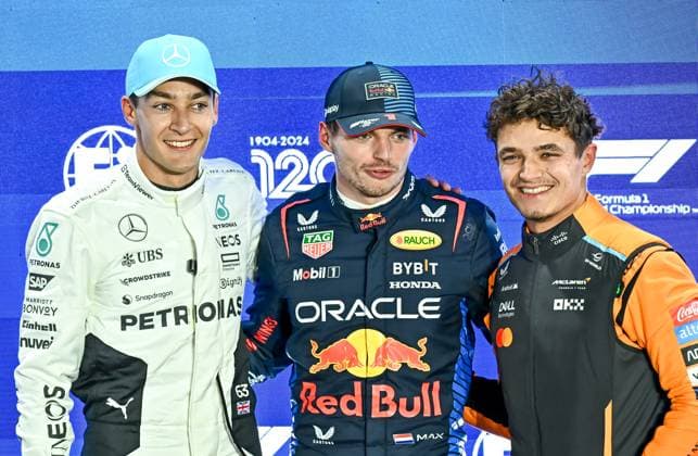 Formel 1, GP Katar in Losail, Qualifying Formula One Qatar Grand Prix - Qualifying Race Netherlands Formula One driver Max Verstappen of Red Bull Racing (C),The British Formula One driver George Russell of Mercedes (L), and The British Formula One driver Lando Norris of McLaren (R) pose after the Qualifying for the F1 Grand Prix of Qatar at Lusail International Circuit in Lusail, Qatar, on November 30, 2024 DOHA Qatar Copyright: xNOUSHADx