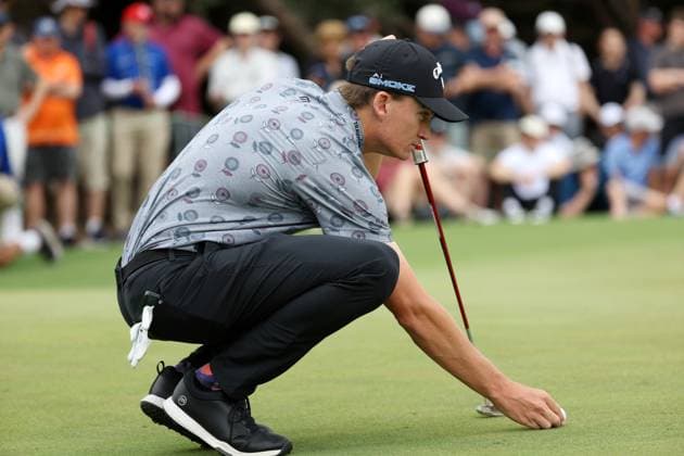 GOLF AUSTRALIAN OPEN, Jasper Stubbs lines up his putt on the 1st hole on day four of the ISPS HANDA Australian Open at Kingston Heath Golf Club in Melbourne, Sunday, December 1, 2024. ( NO ARCHIVING, EDITORIAL USE ONLY, NO USE IN BOOKS WITHOUT CONSENT MELBOURNE VICTORIA AUSTRALIA  Copyright: xCONxCHRONISx 20241201129886810630