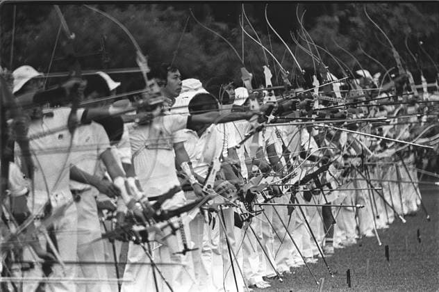 Archivbilder der Woche SPORT KW48 The archers of Tsuen Wan A team proved to have the most deadly aim in an archery competition at the Aberdeen Sports Ground. They defeated eleven other teams to come out on top in a keen contest of accuracy. Pictured here at the competition are archers taking aim. EDITORIAL USE ONLY  Copyright: xx MER2016060110364480 SunnyxLeex scmpphotos536588