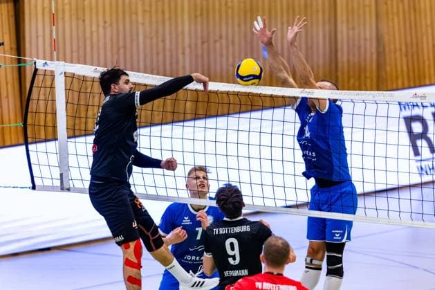 30 11 2024, GER, Volleyball, 2 BL Maenner Sued, Season 2024 2025, Blue Volleys Gotha TV 1861 Rottenburg Yannick Menke TV 1861 Rottenburg 99867 Gotha Sporthalle Sportanlage Ernesti Thüringen Germany