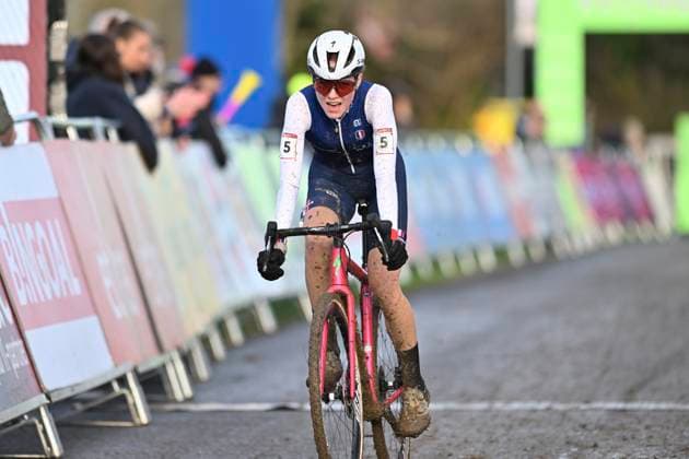 UCI Cyclocross World Cup Dublin 2024 DUBLIN, IRELAND - DECEMBER 01 : REVOL Lise (FRA) during the second leg of the UCI Cyclocross World Cup series 2024-2025 for Women under 19 in Dublin, Ireland, 01 12 2024 Dublin Ireland  Copyright: xBcex