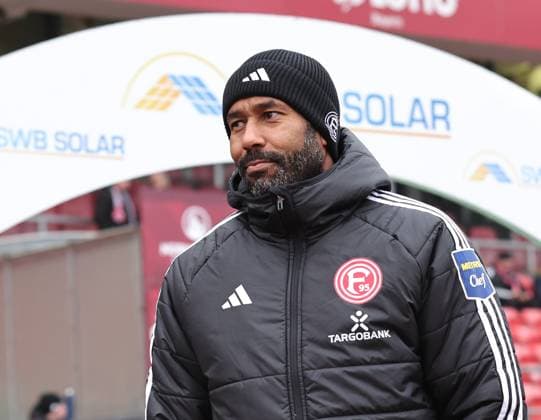 01 12 2024 Soccer season 2024 2025 2 Soccer Bundesliga 14 Matchday 1 FC Nürnberg FCN Club Fortuna Düsseldorf 1895 F95 Sportfoto Zink DaMa xdaxmax DFL regulations prohibit any use of photographs as image sequences and or quasi video only for editorial use Daniel Thioune Head Coach Coach Fortuna Düsseldorf F95 thoughtful