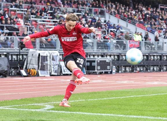 01 12 2024 Soccer Season 2024 2025 2 Soccer Bundesliga 14 Matchday 1 FC Nürnberg FCN Club Fortuna Düsseldorf 1895 F95 Sportfoto Zink DaMa xdaxmax DFL regulations prohibit any use of photographs as image sequences and or quasi video only for editorial use Caspar Jander 20, 1 FC Nürnberg FCN with corner kick