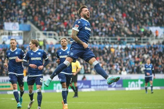 Bilder des Jahres 2024, Sport 12 Dezember Sport Themen der Woche KW48 Sport Bilder des Tages 1:1 durch Fabian Schleusener (Karlsruher SC, 24) , Karlsruher SC vs. Hamburger SV, Fussball, 2. Bundesliga, 14. Spieltag, 2024 2025, 01.12.2024, DFL REGULATIONS PROHIBIT ANY USE OF PHOTOGRAPHS AS IMAGE SEQUENCES AND OR QUASI-VIDEO, Karlsruher SC vs. Hamburger SV, Fussball, 2. Bundesliga, 14. Spieltag, 2024 2025, 01.12.2024 Karlsruhe *** 1 1 by Fabian Schleusener Karlsruher SC, 24 , Karlsruher SC vs Hamburger SV, Football, 2 Bundesliga, Matchday 14, 2024 2025, 01 12 2024, DFL REGULATES PROHIBIT ANY USE OF PHOTOGRAPHS AS IMAGE SEQUENCES AND OR QUASI VIDEO, Karlsruher SC vs Hamburger SV, Football, 2 Bundesliga, Matchday 14, 2024 2025, 01 12 2024 Karlsruhe Copyright: xEibner-Pressefoto JanxPrihodax EP_JPA