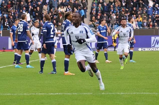 01 12 2024, xhettx, Soccer 2 Bundesliga, Karlsruher SC Hamburger SV emspor, v l Jean Luc DompÃ Hamburger SV, 7 goalscorer 1 2 DFL DFB REGULATIONS PROHIBIT ANY USE OF PHOTOGRAPHS as IMAGE SEQUENCES and or QUASI VIDEO Karlsruhe