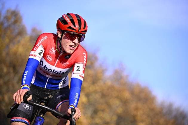 Dutch Lucinda Brand pictured in action during the women s elite race of the World Cup cyclocross cycling event in Dublin, Ireland, stage 2 (out of 12) of the UCI World Cup cyclocross competition, Sunday 01 December 2024. JASPERxJACOBS  x106945190x